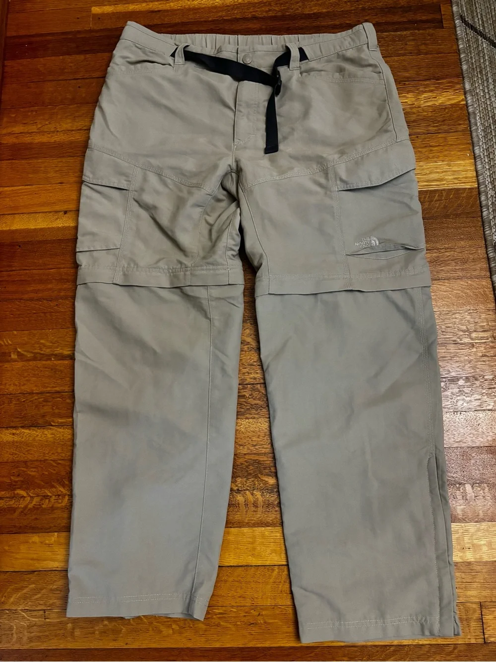 The North Face Convertible Pants. Tan XL. Great condition.
